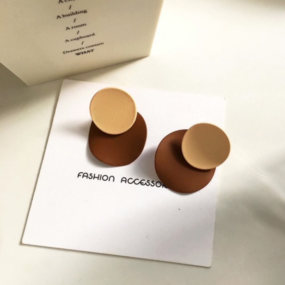 🌺 Trendy Korean earrings for sale 🌺